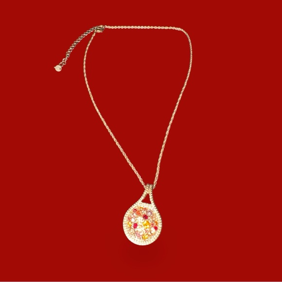 Multicolor Gold-Tone Chain Necklace with colourful rhinestones crystals pendant. - Picture 3 of 10